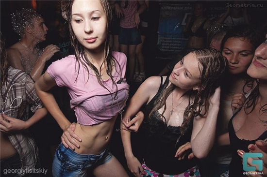 ロシア  ナイトクラブで女子小中学生と乱交パーティー  参加費は800円 %e5%b0%91%e5%a5%b3%e3%81%a8%e6%80%a7 sexcrime international 