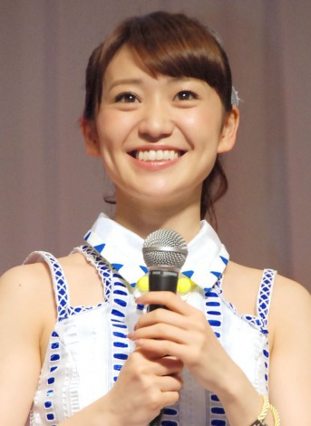 AKB48の大島優子(25)  紅白歌合戦でAKB48卒業を発表  北島三郎とかぶりブーイングの嵐 geinou domestic 