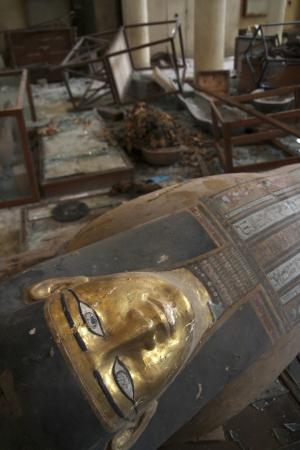 民主主義で幸福になる中東の人々  エジプト国民、ついに泥棒の自由もGET！  ”国立博物館、紀元前の遺物丸ごと略奪  騒乱に便乗、内外に衝撃” jiken international politics 