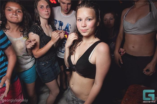 ロシア  ナイトクラブで女子小中学生と乱交パーティー  参加費は800円 %e5%b0%91%e5%a5%b3%e3%81%a8%e6%80%a7 sexcrime international 